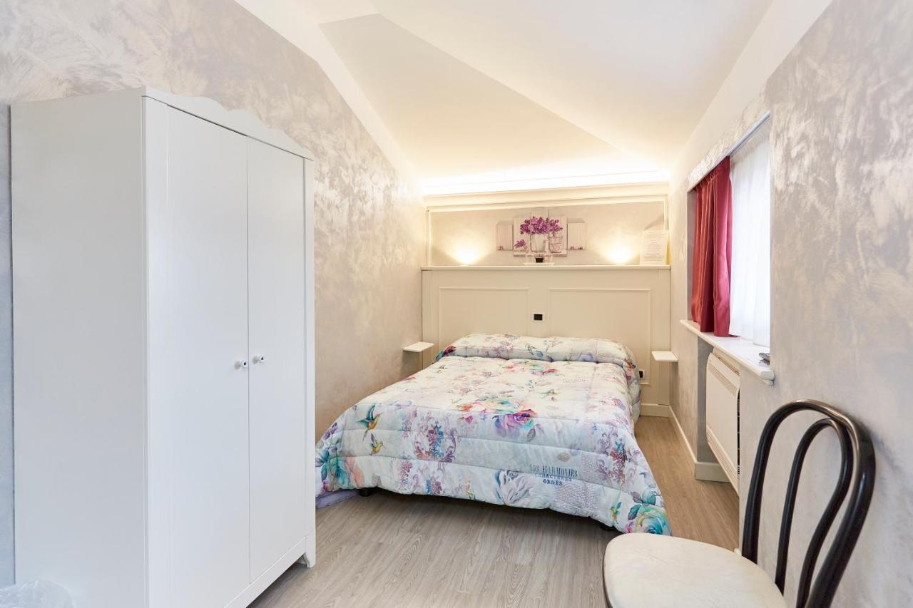 Hotel Villa Lilla Desenzano del Garda Eksteriør bilde