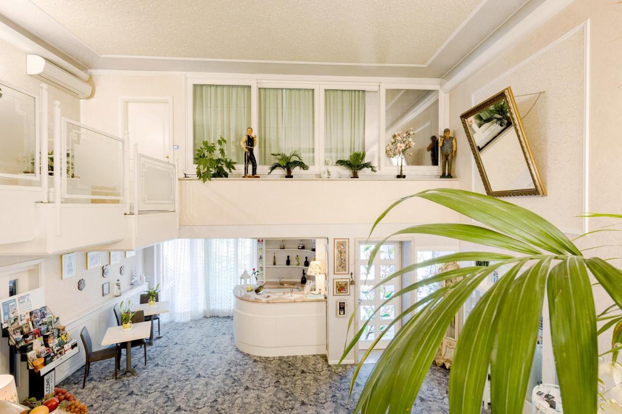 Hotel Villa Lilla Desenzano del Garda Eksteriør bilde