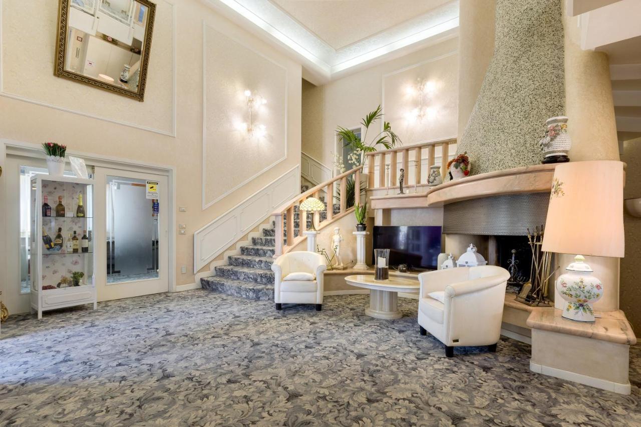 Hotel Villa Lilla Desenzano del Garda Eksteriør bilde