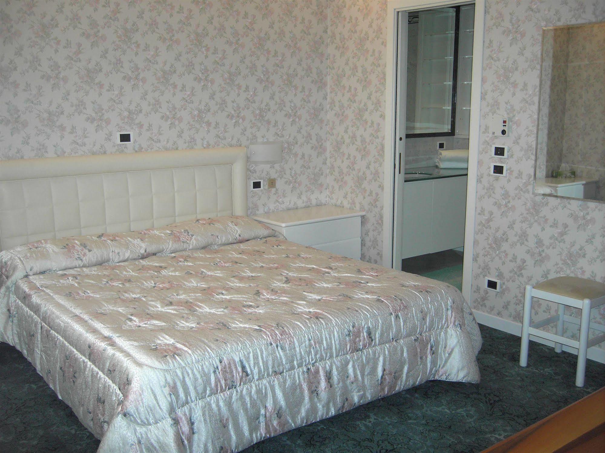 Hotel Villa Lilla Desenzano del Garda Eksteriør bilde